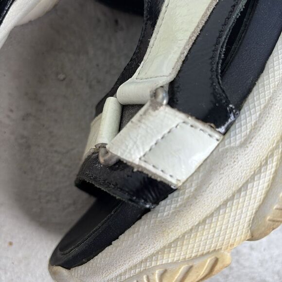 Petrichor sandals - Picture 10 of 10